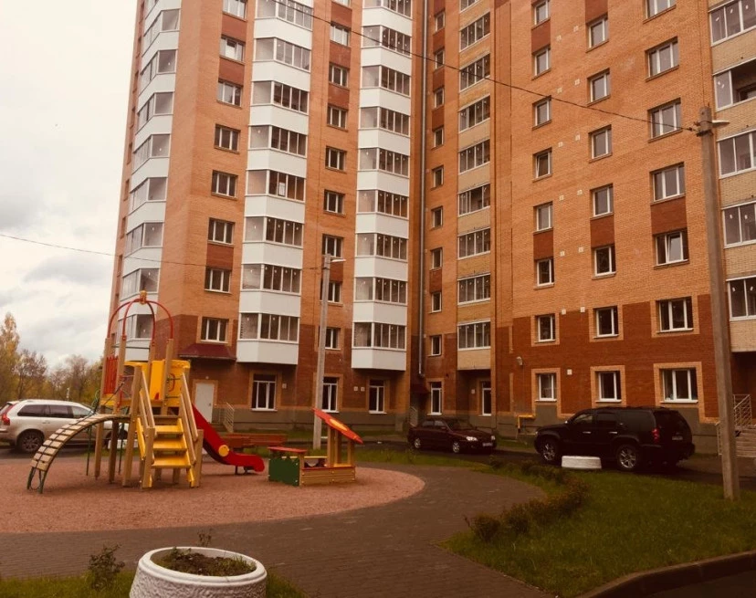 ЖК На Генерала Кныша, 17